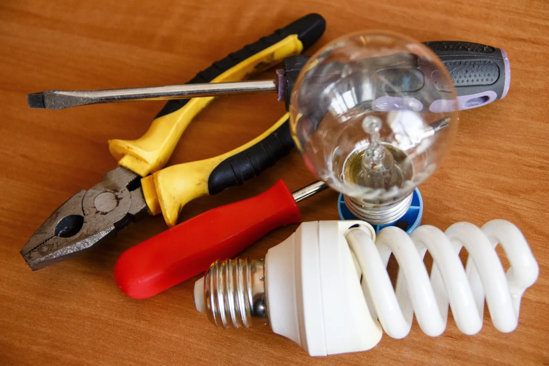 Világítási hibák javítása: Tippek a gyakori világítási problémák diagnosztizálásához és javításához