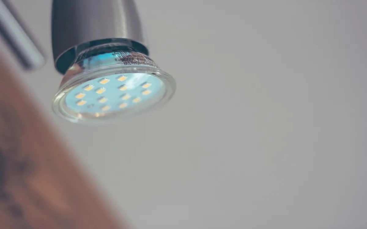 LED világítás telepítése: biztonságos gyakorlatok és ajánlások