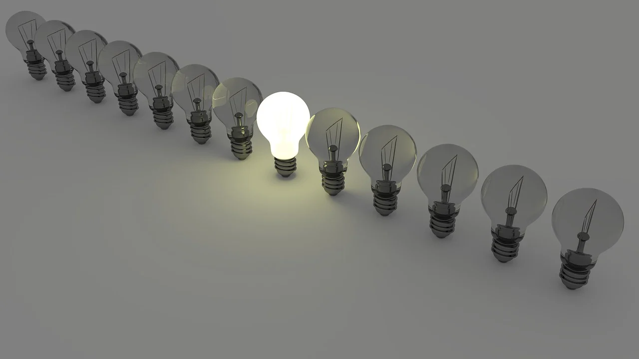 light-bulbs-1125016_1280.webp