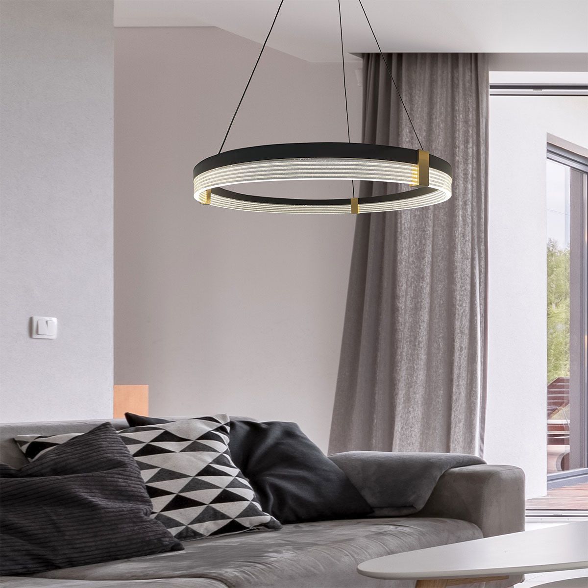Plum-LP-0407/1P M BK Triangle-Light Prestige-226376